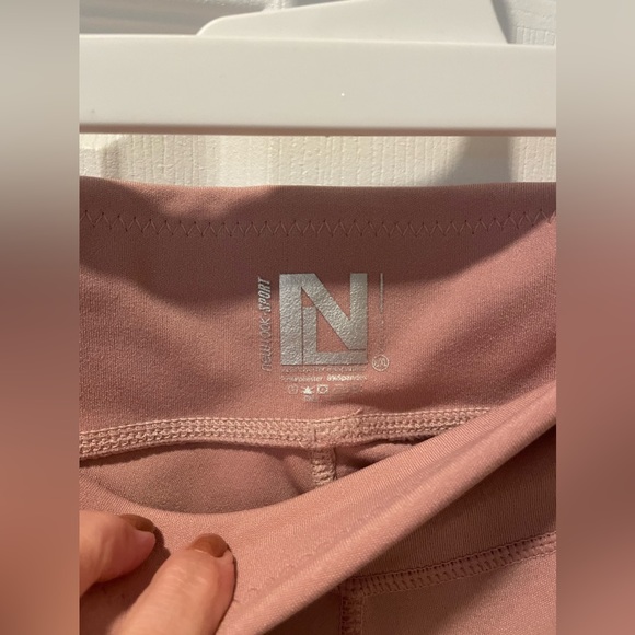 Pink / rose gold leggings - Picture 2 of 6